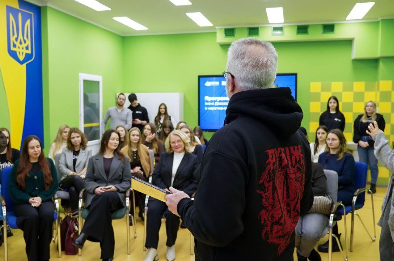 Обкладинка історії "Time Passed. The People Remained"