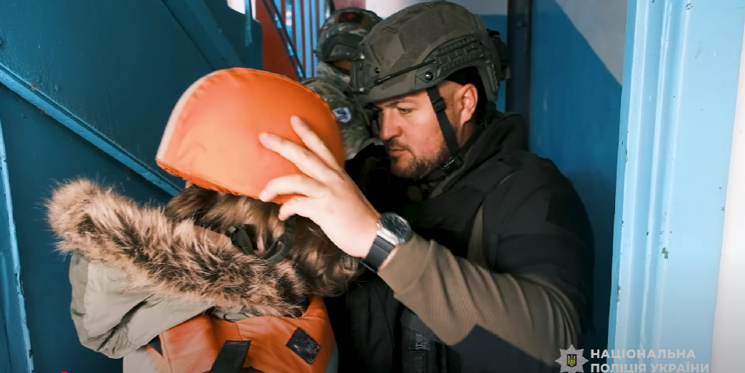 Обкладинка історії "Five Children in a White Armored Vehicle: The Story of One Evacuation from Druzhkivka"